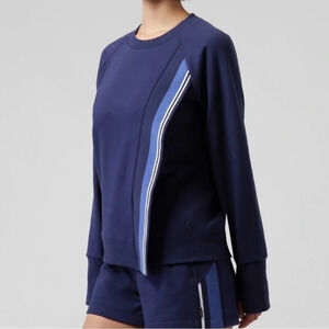 Athleta Women’s Triumph Game Point Crew Neck Sweatshirt Size Large Blue Workout